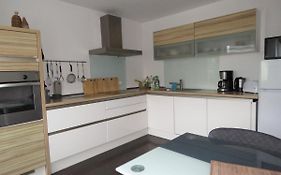 Apartment #2 by SHATRI - nähe Kliniken, Herzzentrum